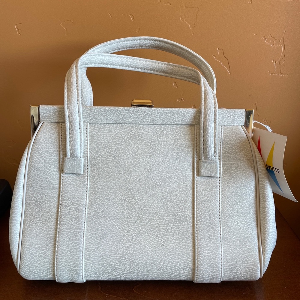 NEW WITH TAGS White Leather Handbag elegant
